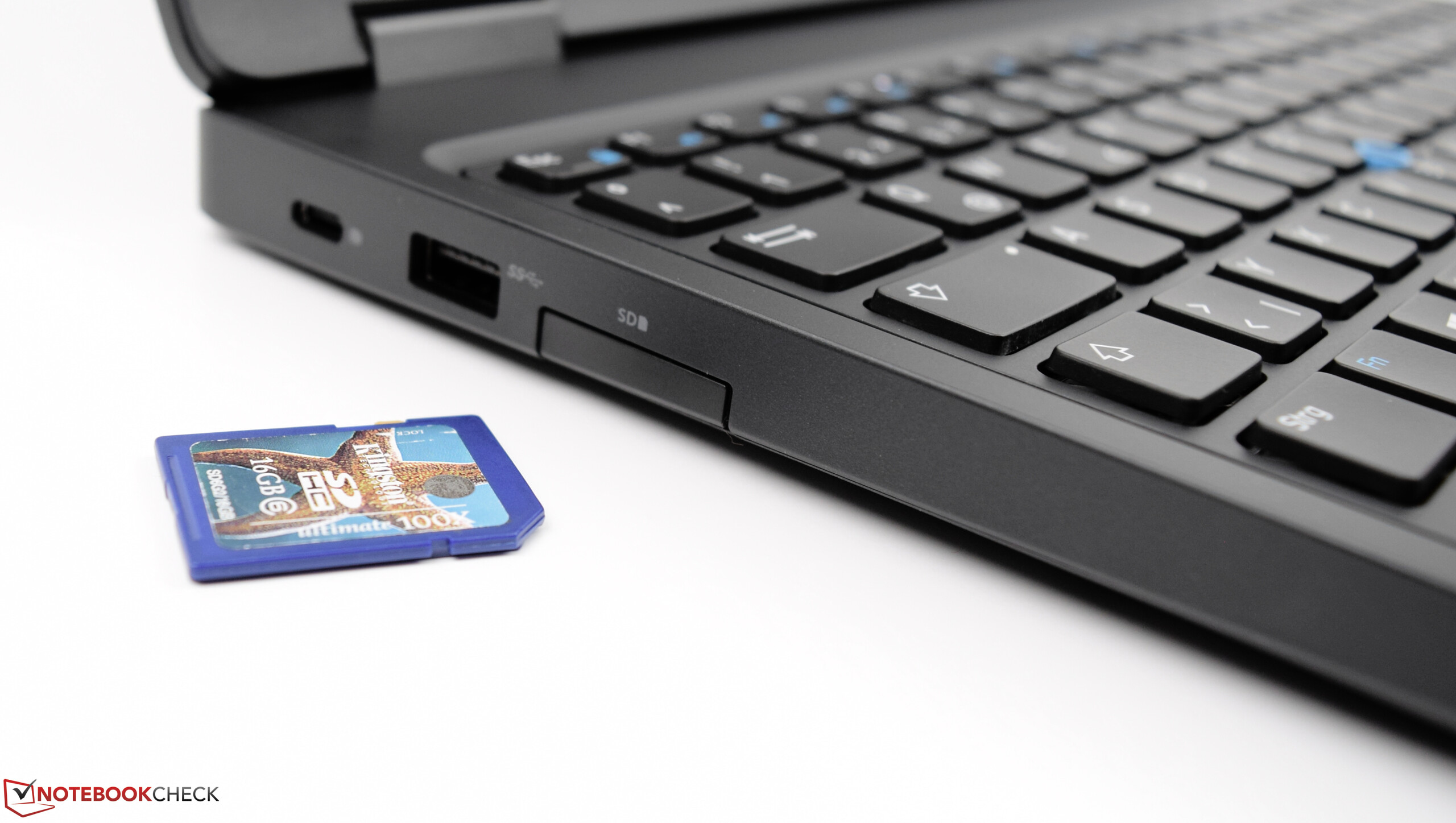 Dell Latitude 5590 یک دستگاه مدرن تجاری 