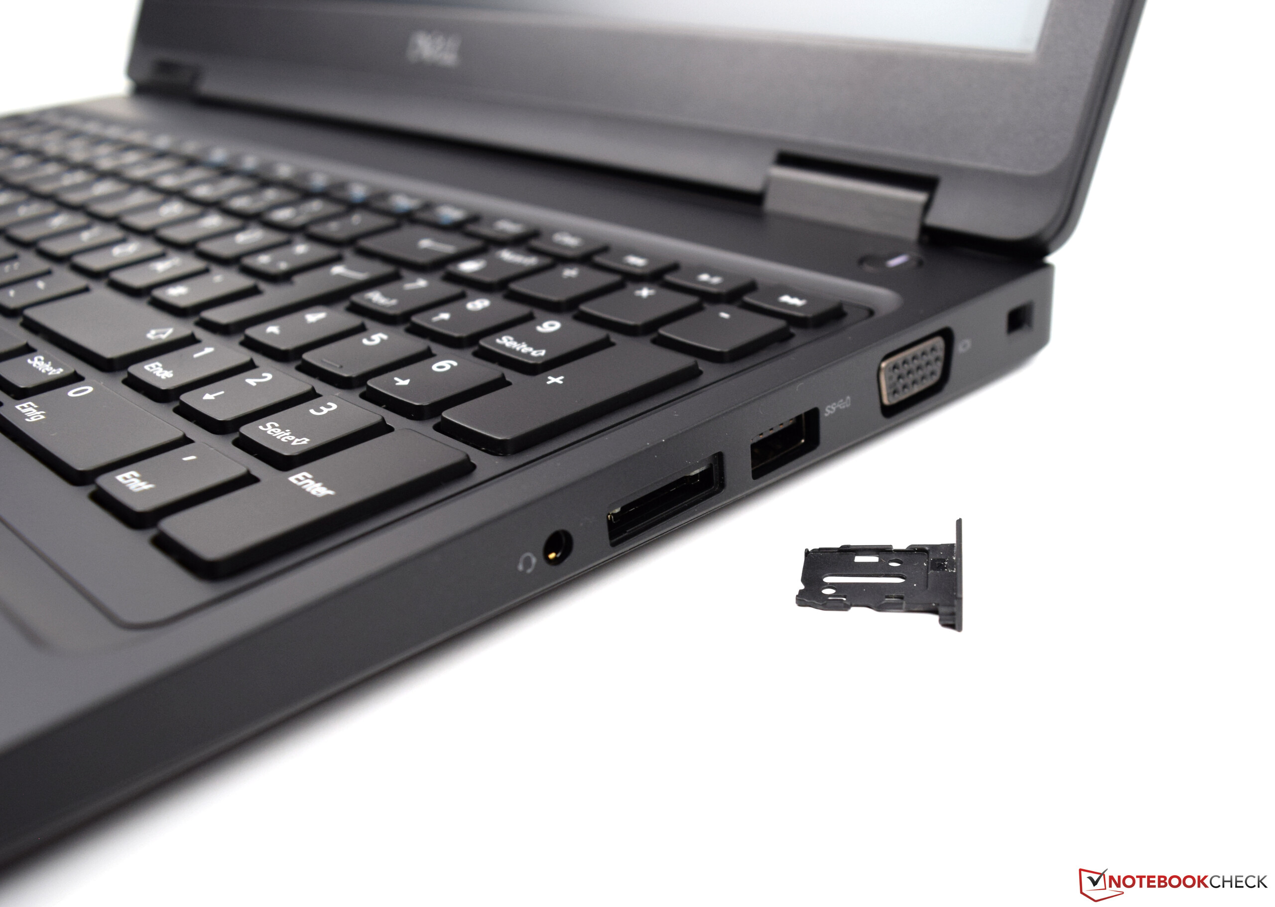 Dell Latitude 5590 یک دستگاه مدرن تجاری 